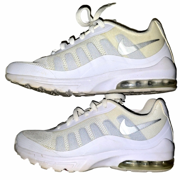 Nike Womens Air Max Invigor Running Shoe Ladies Size 8 - White - Picture 4 of 9